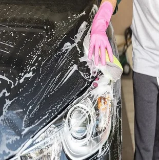wash a car 1822415_640 1